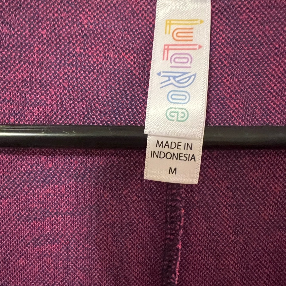 Lula Roe Top Great Condition! Size Medium - Picture 2 of 3